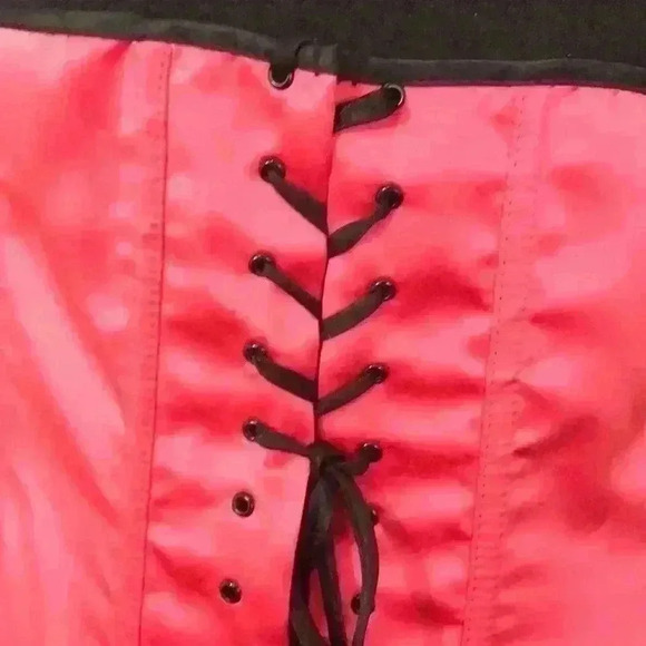 Intimate Attitudes plus size corset - Picture 5 of 8